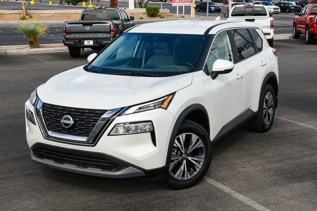 2023 Nissan Rogue SV's photo