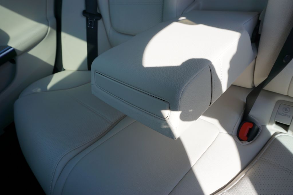 2025 Mercedes Benz C 300 photo 43