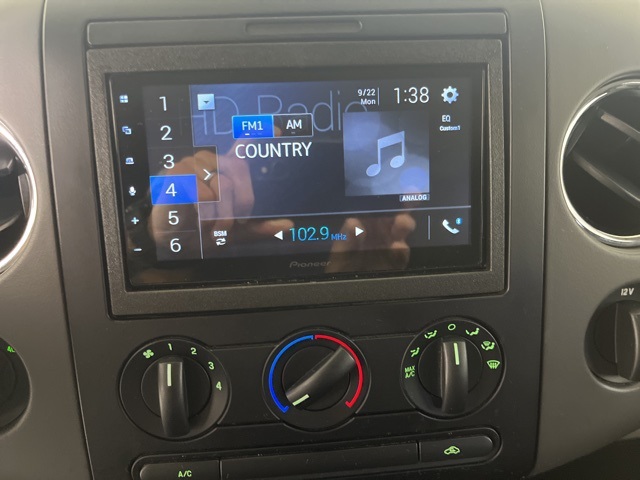 2005 Ford F-150 XLT photo 21