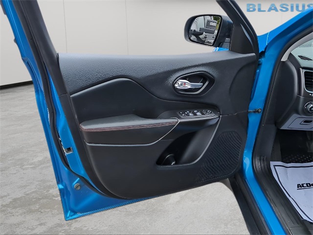 2022 Jeep Cherokee Trailhawk photo 33