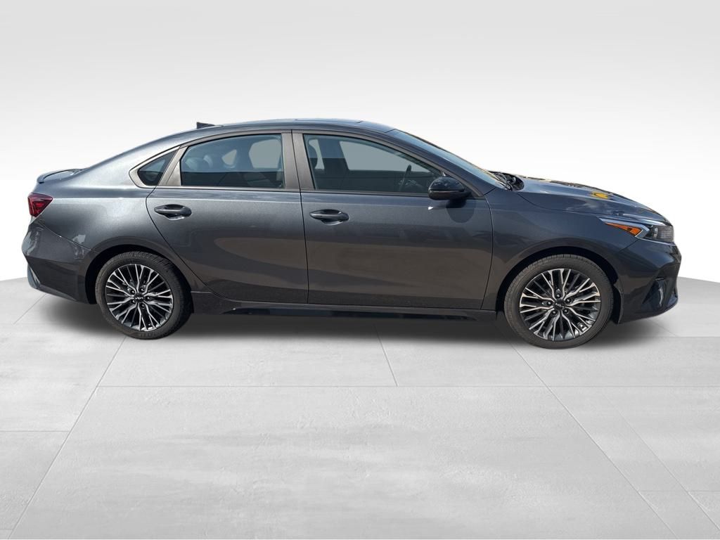 2023 Kia Forte GT-Line photo 7