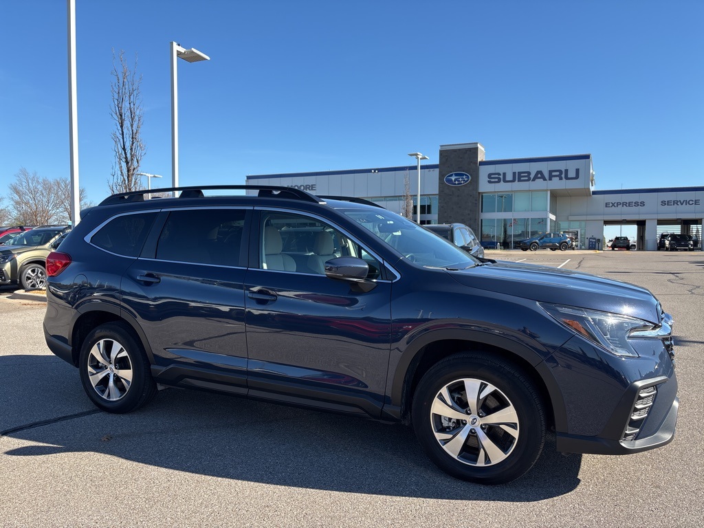 2024 Subaru Ascent Premium's photo