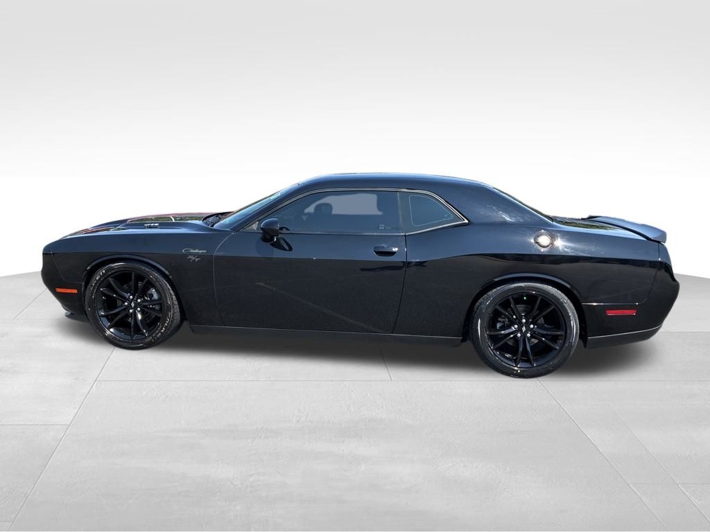 2017 Dodge Challenger R/T photo 2