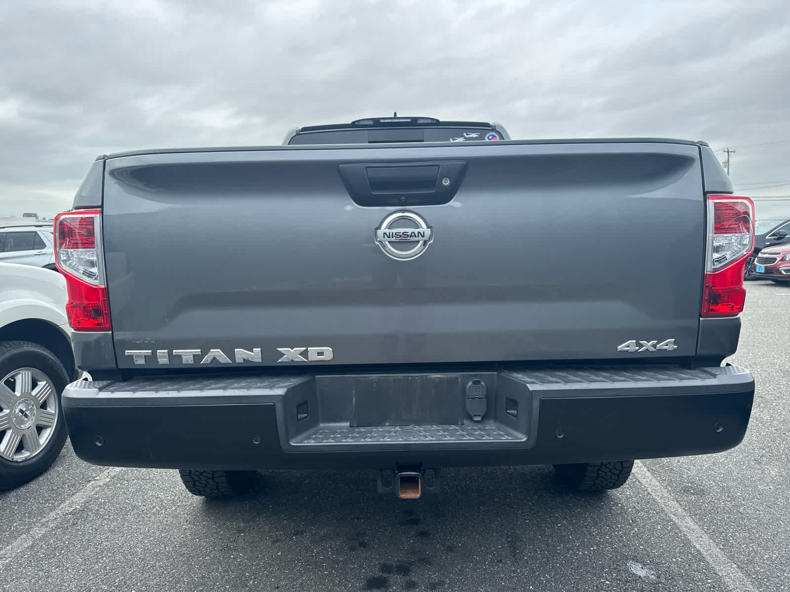 2022 Nissan Titan Crew Cab S photo 7