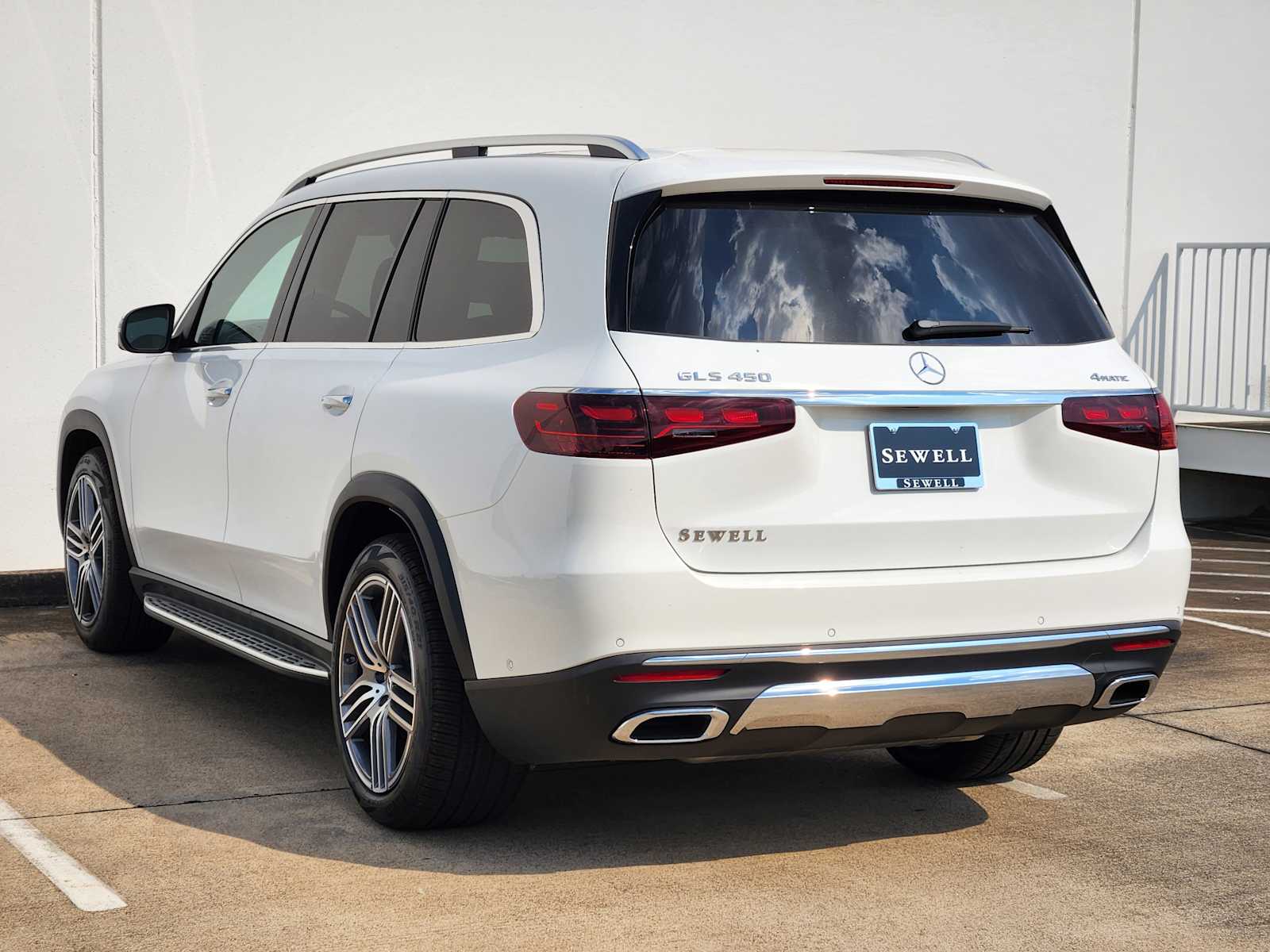 2026 Mercedes Benz GLS 450 4MATIC photo 3
