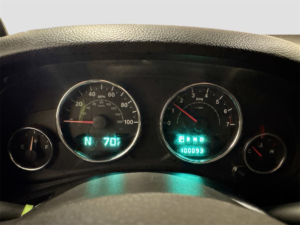 2012 Jeep Wrangler Sahara photo 16