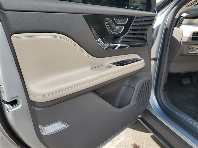 2022 Lincoln Corsair Standard photo 5