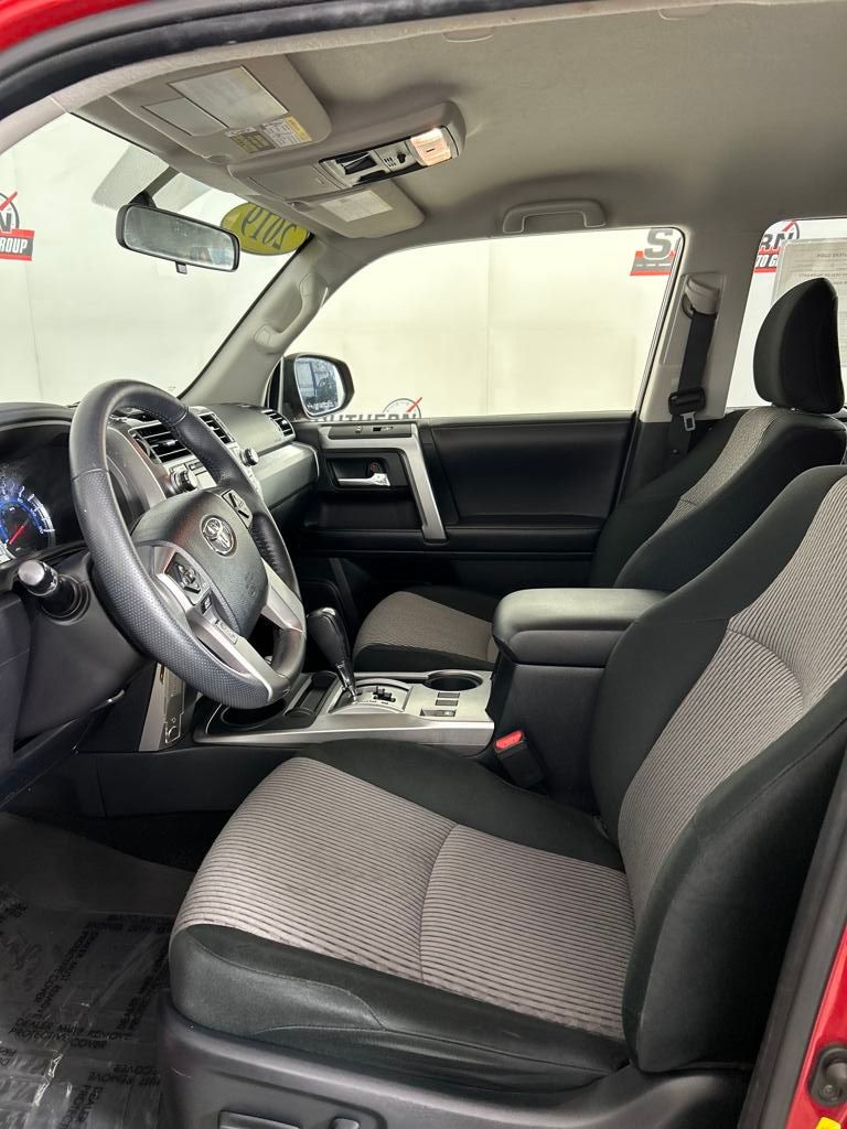 2019 Toyota 4Runner SR5 photo 11