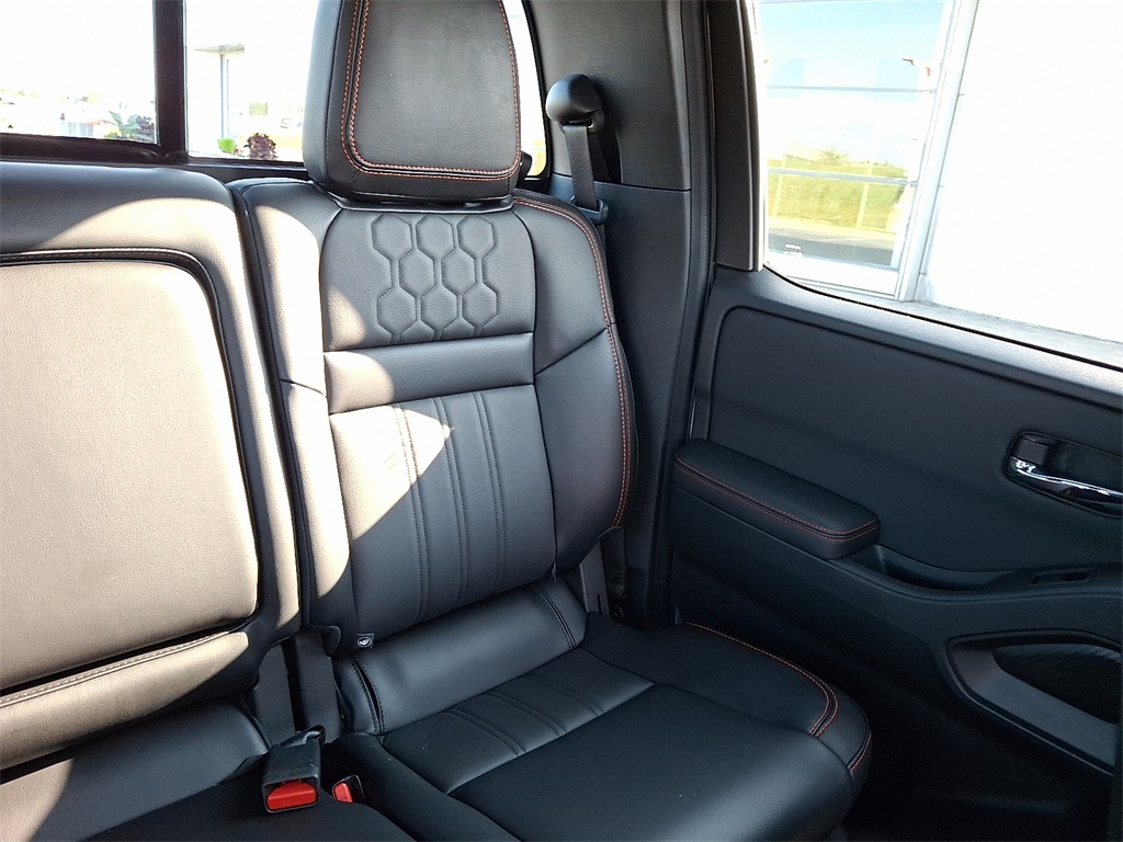 2024 Nissan Frontier PRO-4X photo 20