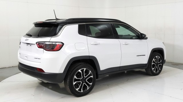 Used 2023 WHITE Jeep Limited image 5