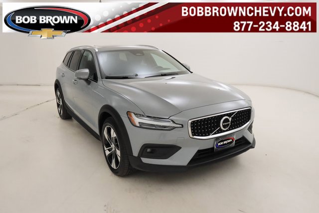 2024 Volvo V60 Cross Country Plus's photo