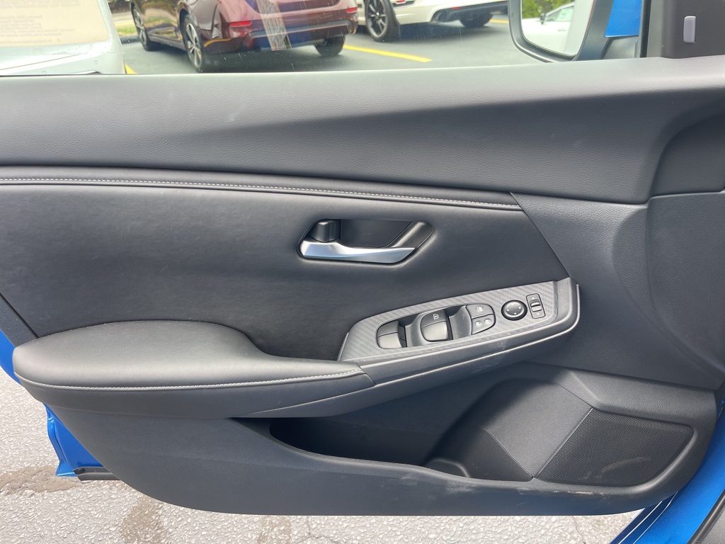 2025 Nissan Sentra SV photo 10