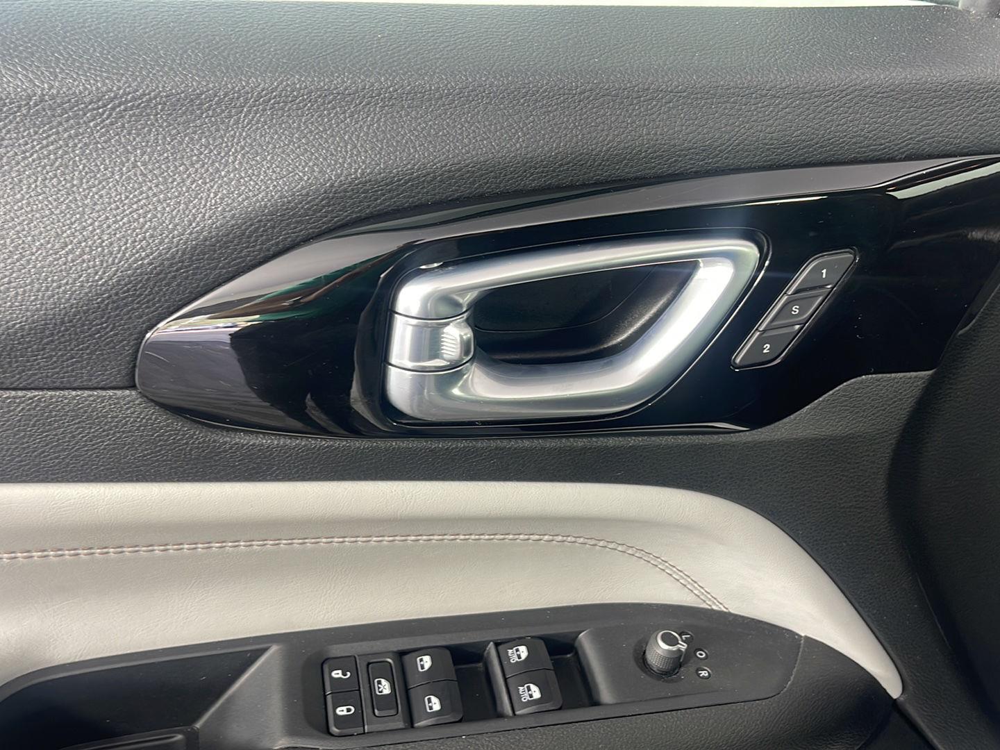 2023 Jeep Compass Limited photo 16