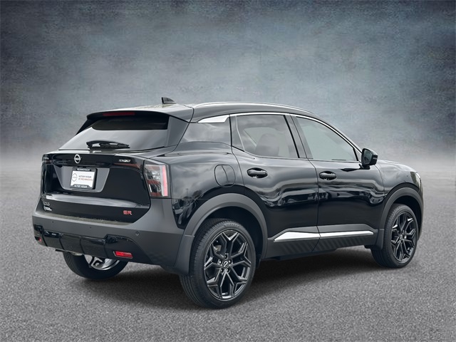 2025 Nissan Kicks SR photo 2