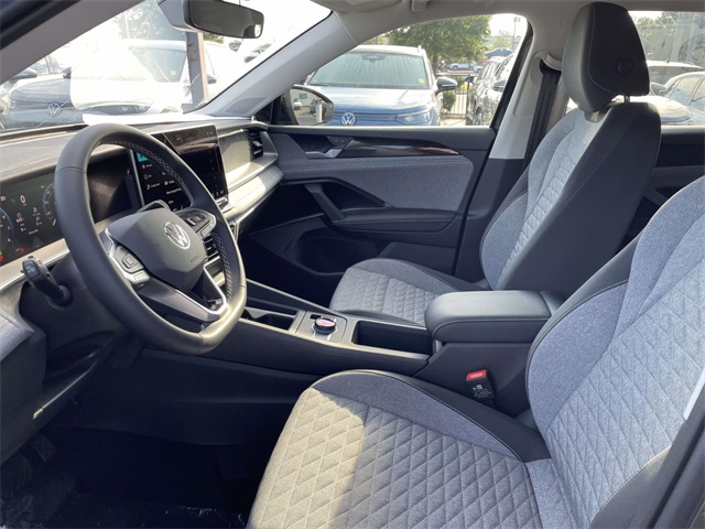 2025 Volkswagen Tiguan S photo 14