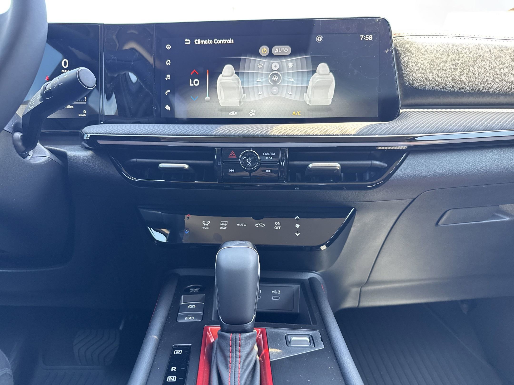 2025 Nissan Kicks SR photo 21