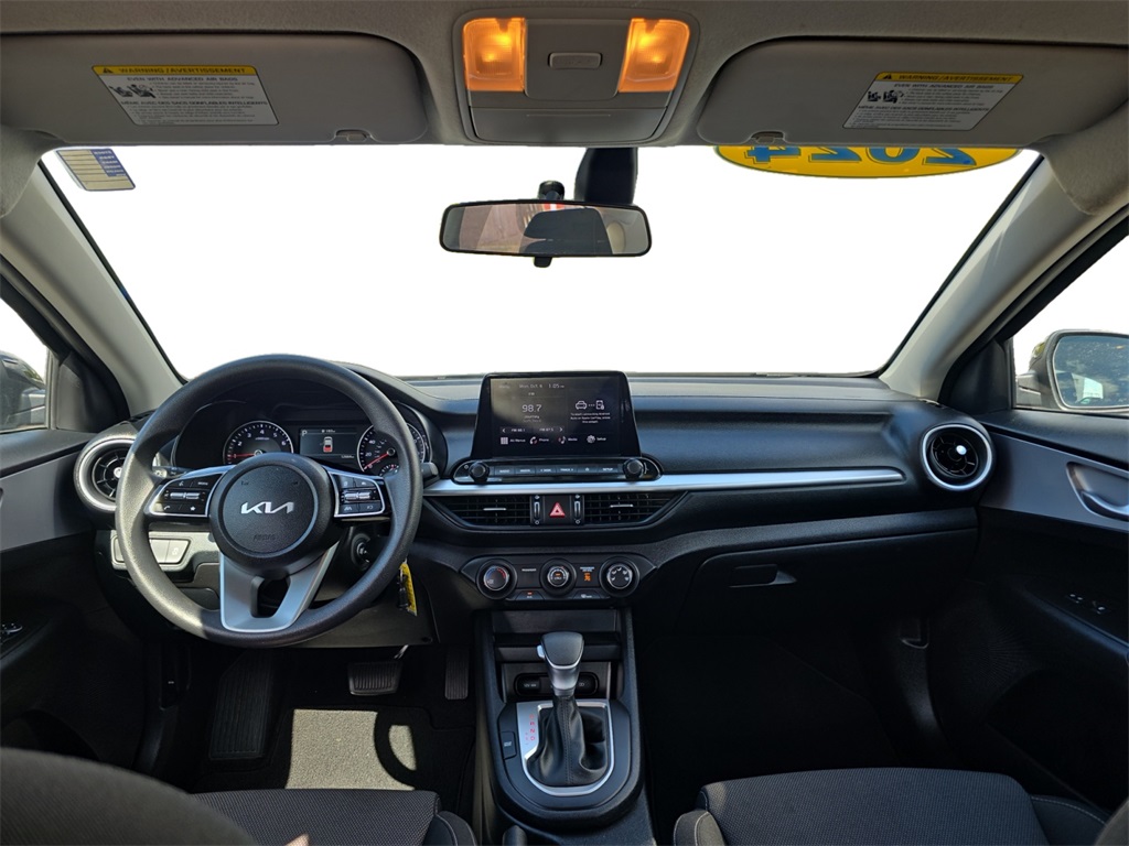 2024 Kia Forte LX photo 2
