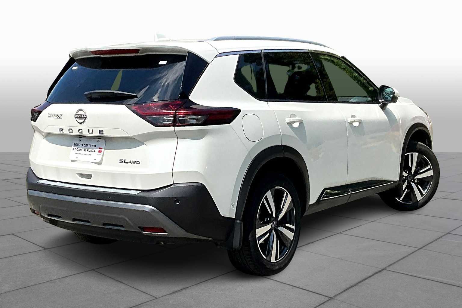 2023 Nissan Rogue SL photo 11