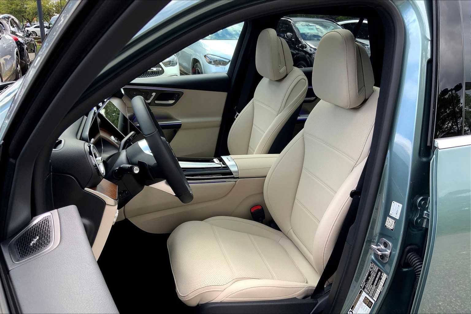 2026 Mercedes Benz GLC 300 4MATIC photo 12
