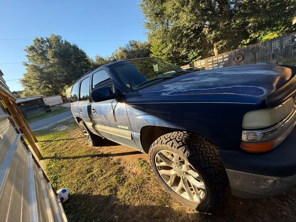 2003 Chevrolet Tahoe LT photo 3