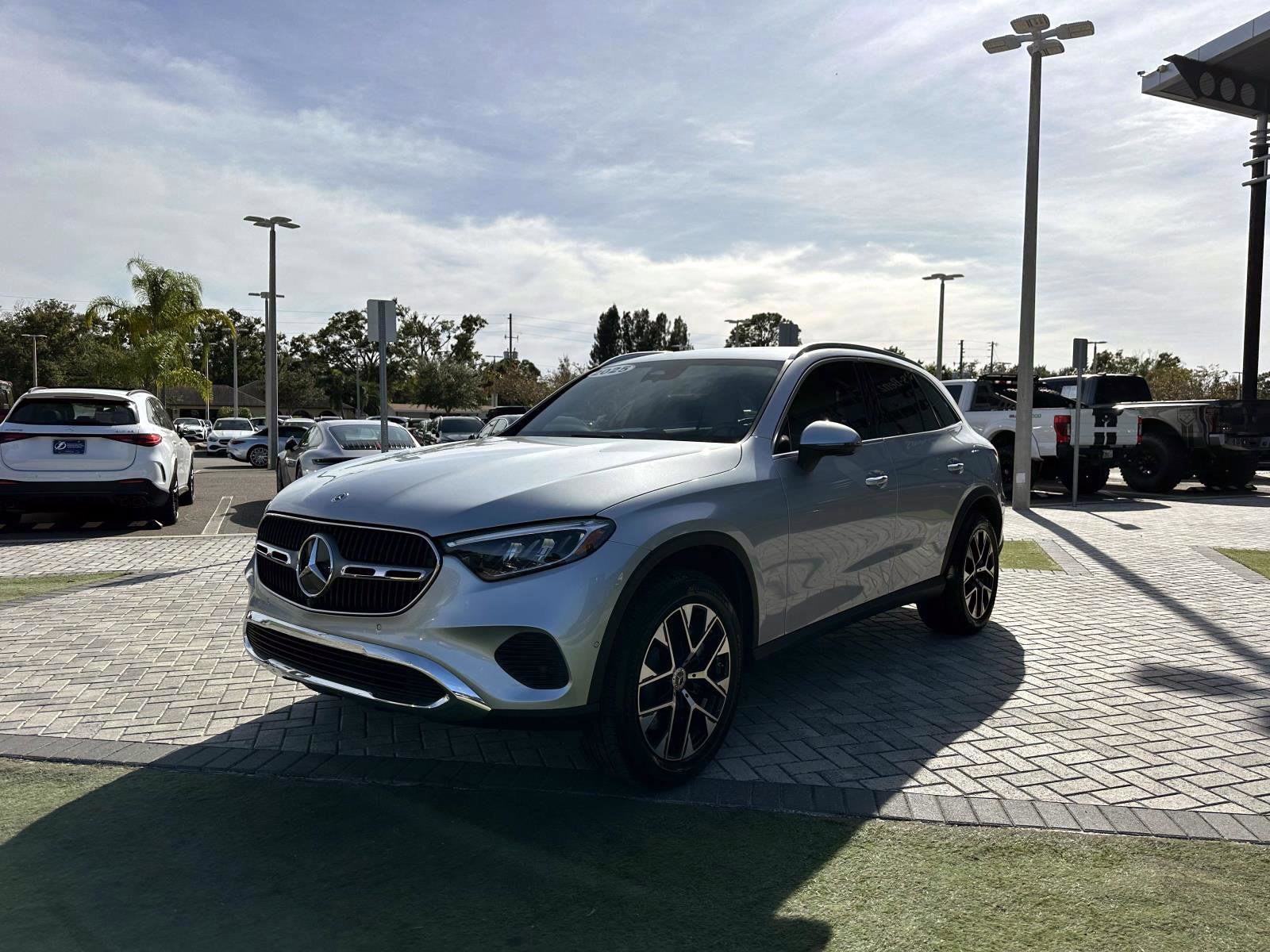 2025 Mercedes Benz GLC 350e 4MATIC photo 2