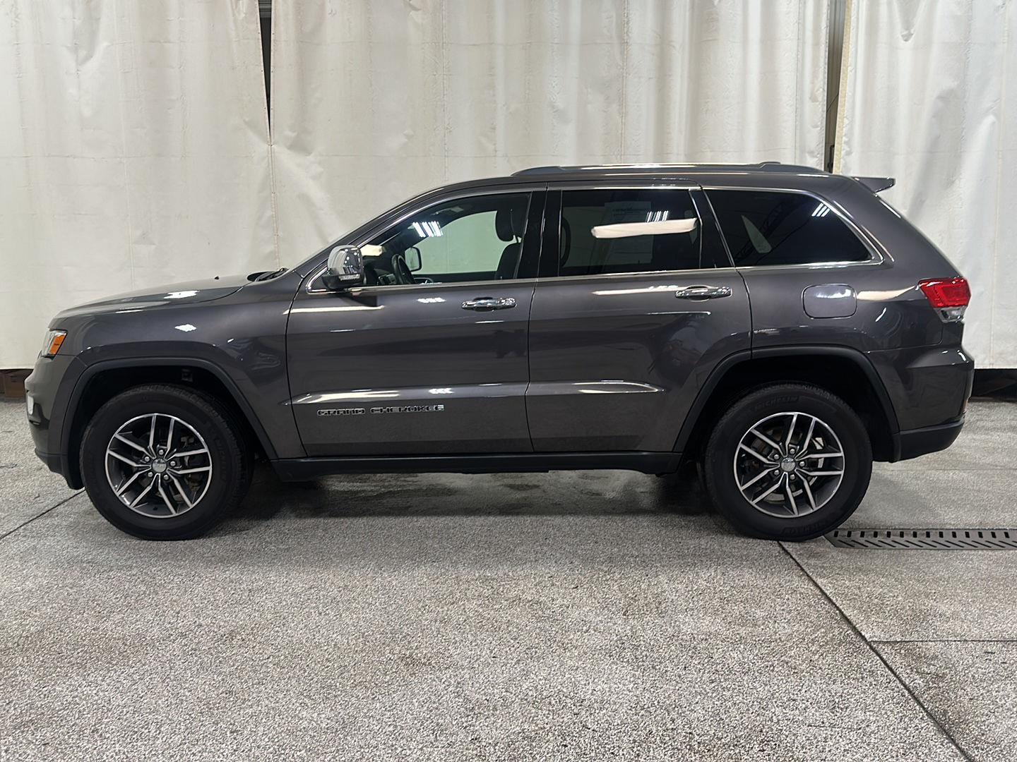Used 2018 Jeep Grand Cherokee Limited with VIN 1C4RJFBG5JC138537 for sale in Waconia, Minnesota