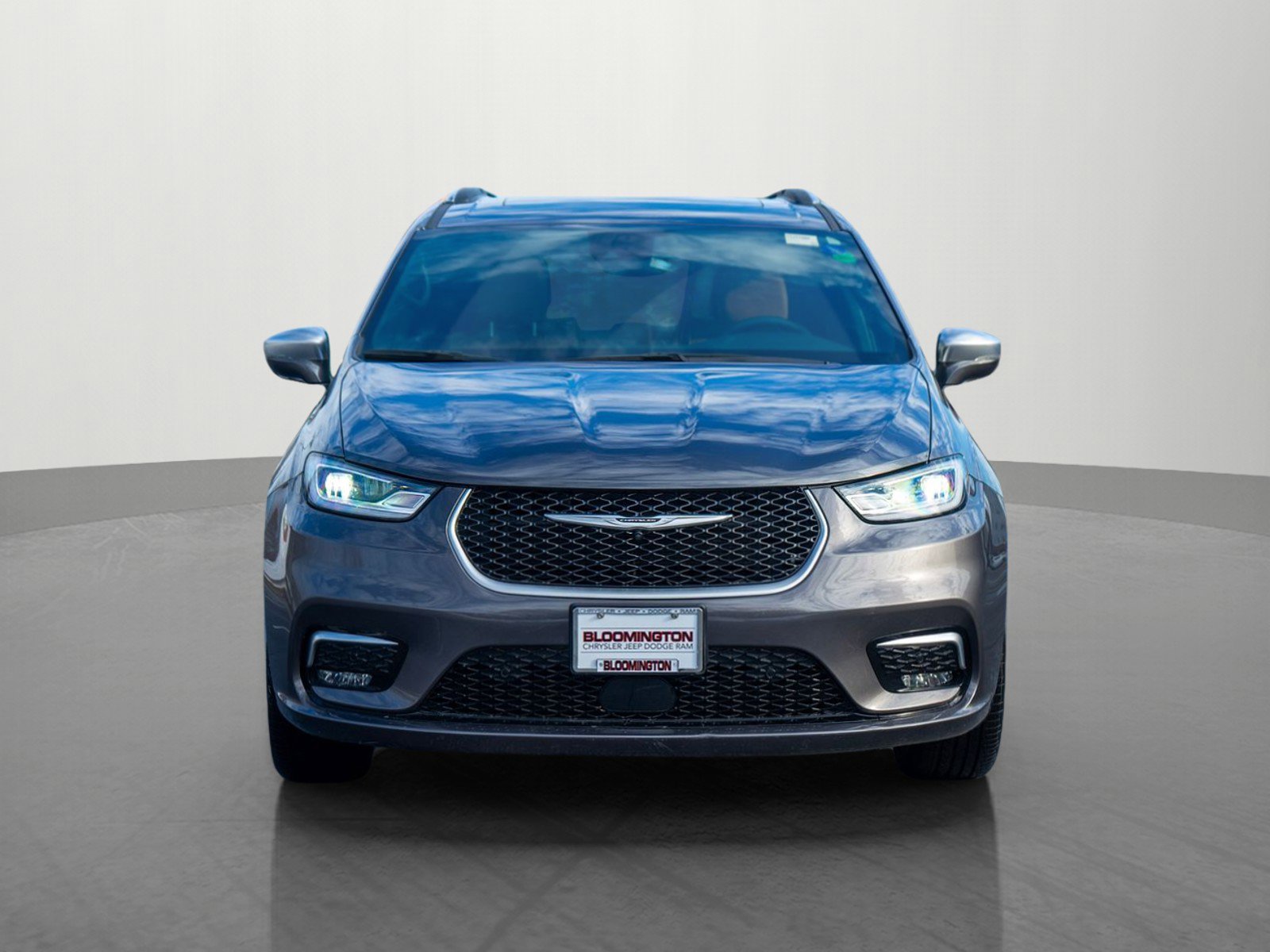 Used 2022 Chrysler Pacifica Pinnacle with VIN 2C4RC3PG2NR151731 for sale in Minneapolis, Minnesota