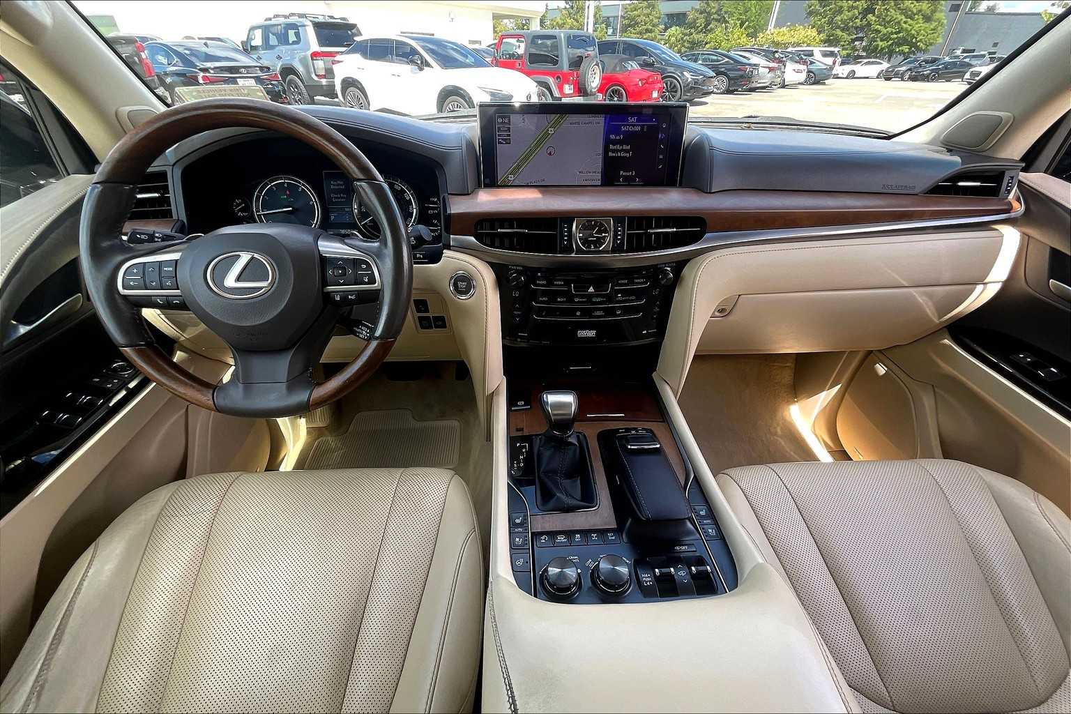 2017 Lexus LX 570 photo 12