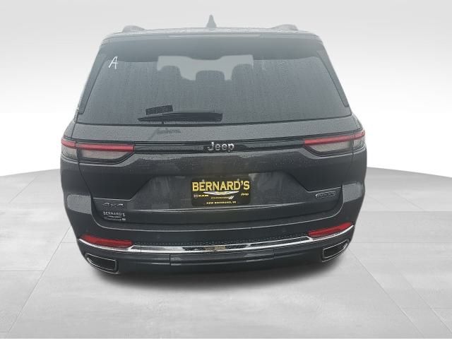 2022 Jeep Grand Cherokee Overland photo 2