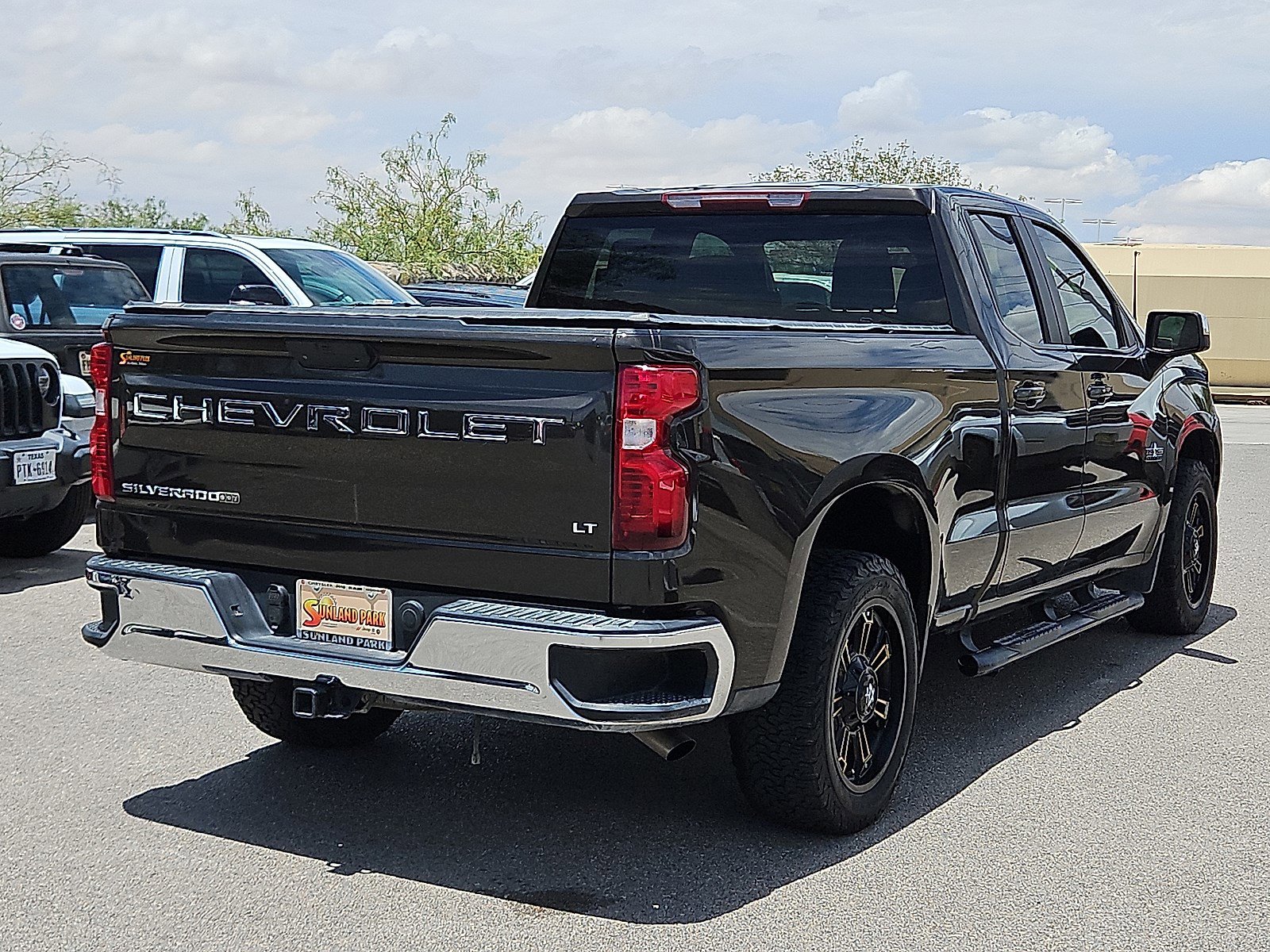 2021 Chevrolet Silverado 1500 LT photo 4