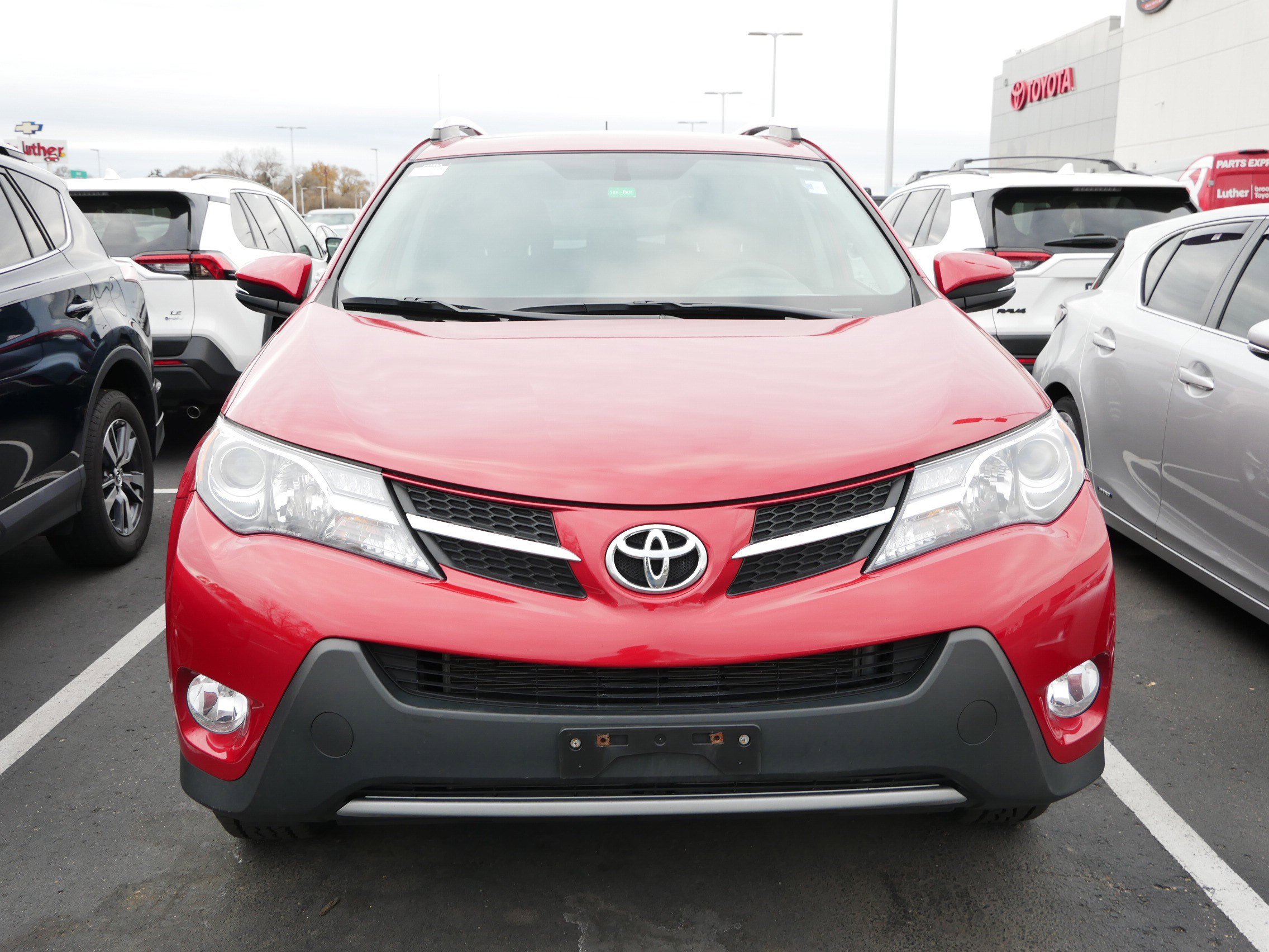 Used 2015 Toyota RAV4 XLE with VIN 2T3RFREV6FW386460 for sale in Brooklyn Center, Minnesota