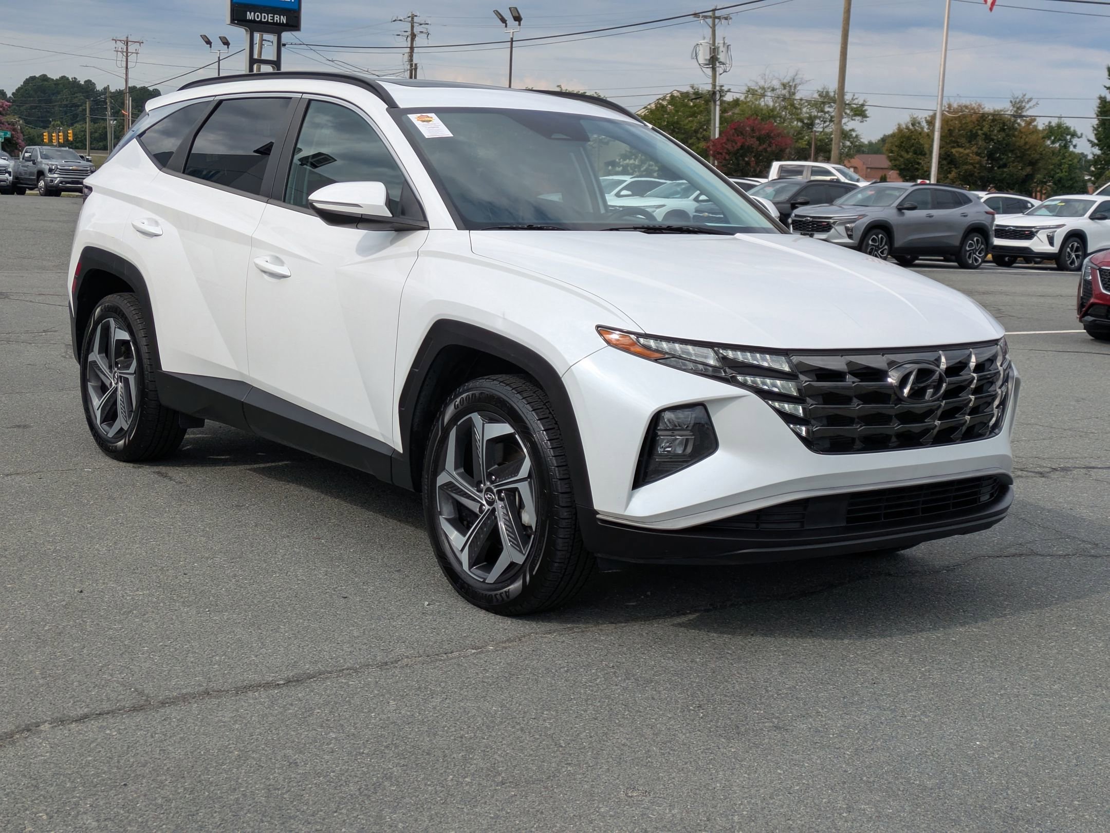 2022 Hyundai Tucson SEL photo 2