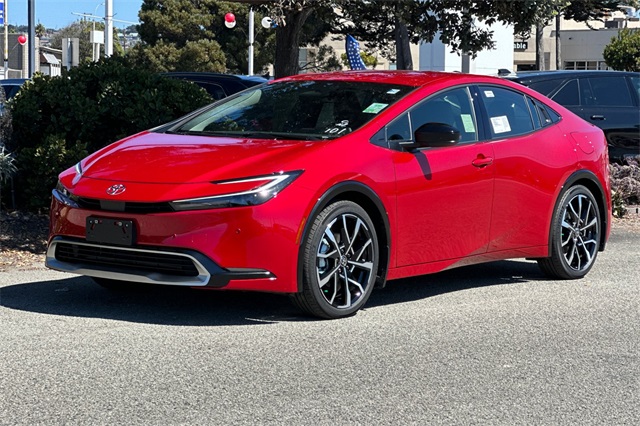 2026 Toyota Prius Plug-in Hybrid XSE photo 8