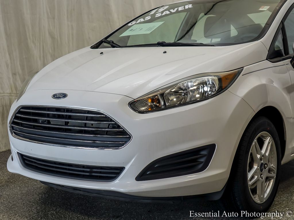 2019 Ford Fiesta SE photo 2