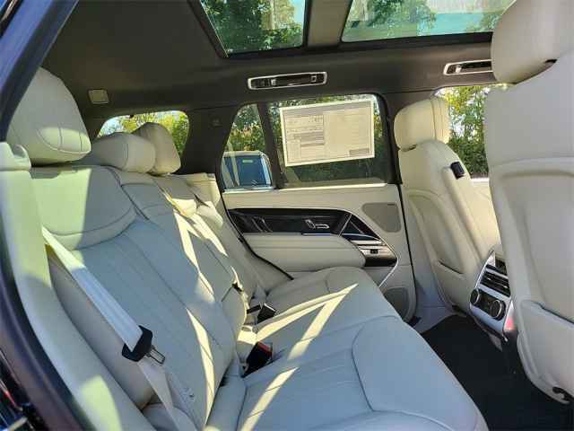 2025 Land Rover Range Rover SE photo 19
