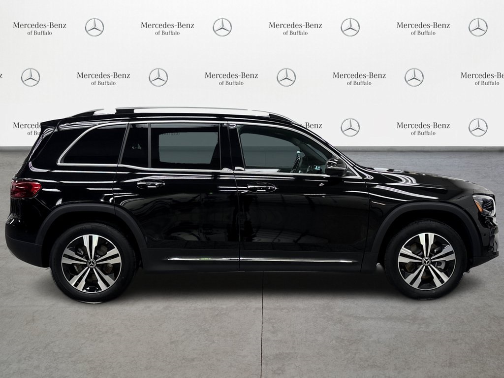 2025 Mercedes Benz GLB 250 4MATIC photo 4