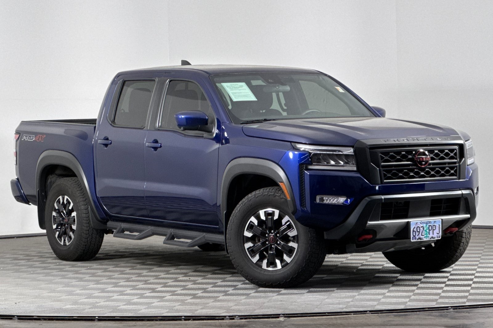 2023 Nissan Frontier PRO-4X photo 2