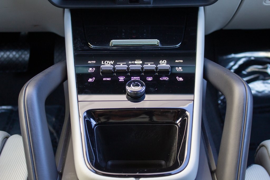 2024 Porsche Cayenne Coupe Base photo 19