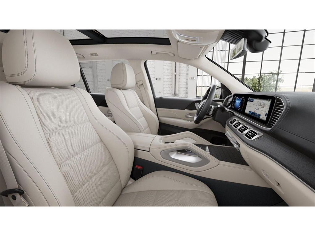2025 Mercedes Benz GLS 450 4MATIC photo 4
