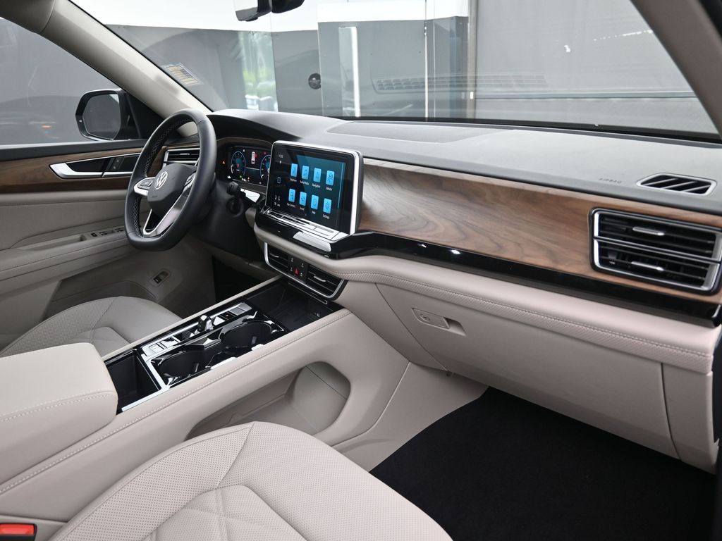 2025 Volkswagen Atlas SE Technology photo 44
