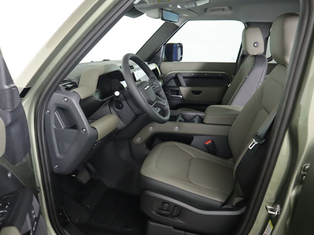 2025 Land Rover Defender 110 S photo 16