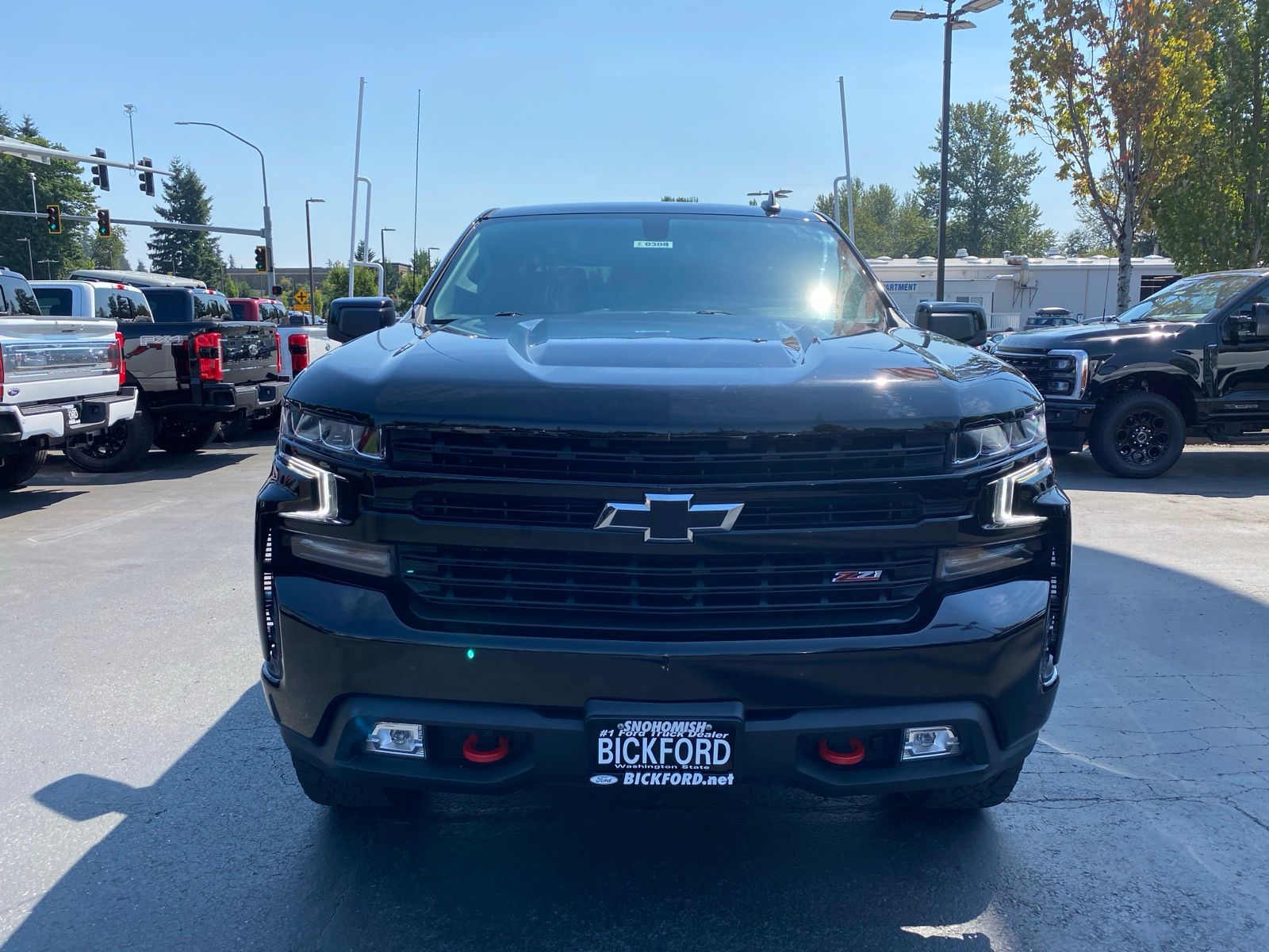 2022 Chevrolet Silverado 1500 LT Trail Boss photo 2