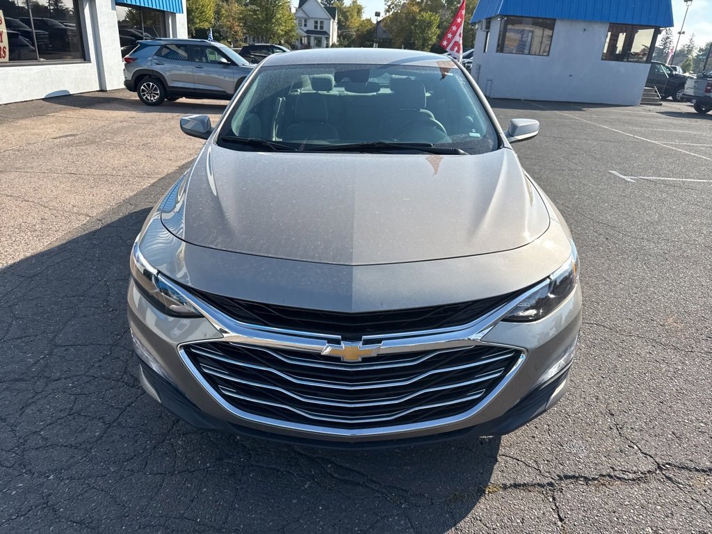 2024 Chevrolet Malibu 1LT photo 3