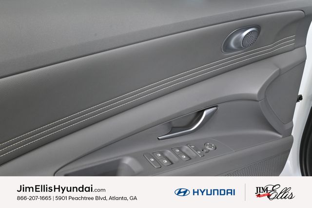 2022 Hyundai Elantra SEL Convenience photo 6
