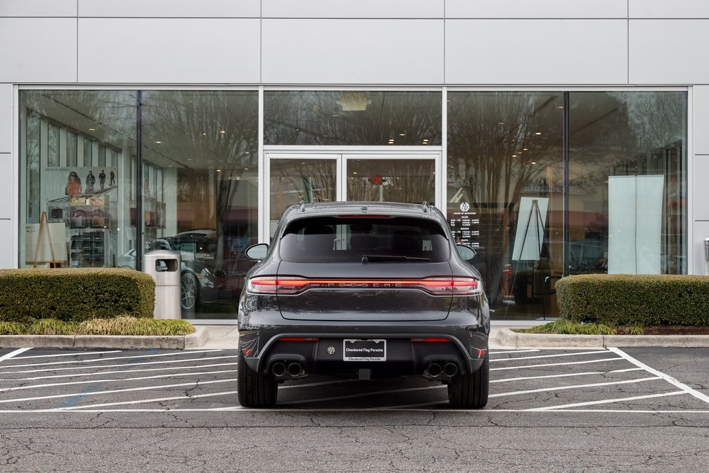 2025 Porsche Macan T photo 3