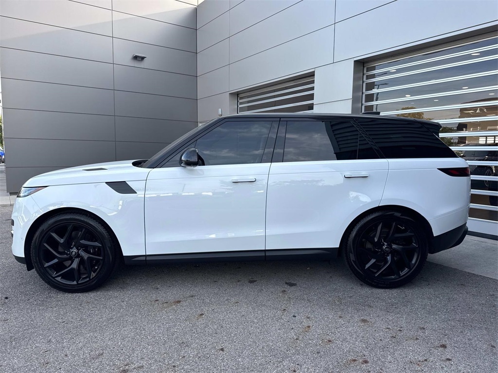 2023 Land Rover Range Rover Sport SE photo 3