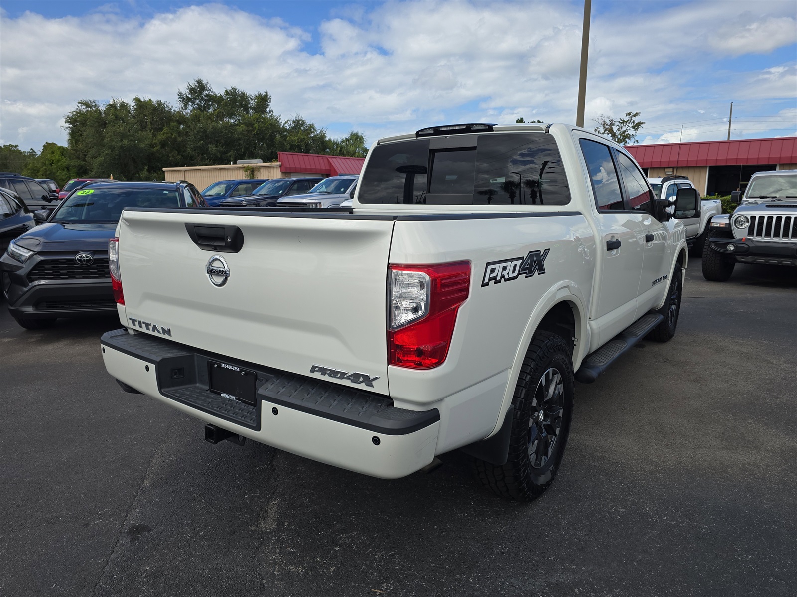 2019 Nissan Titan PRO-4X photo 4