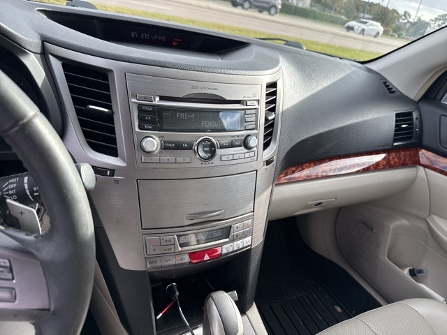 2011 Subaru Legacy 3.6R photo 3