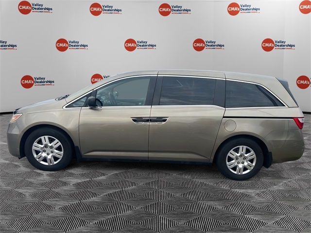 2012 Honda Odyssey LX photo 2