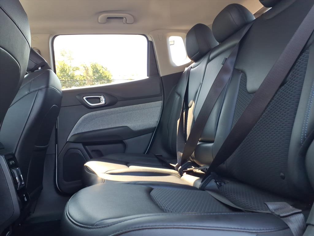 2022 Jeep Compass North Edition Latitude photo 13